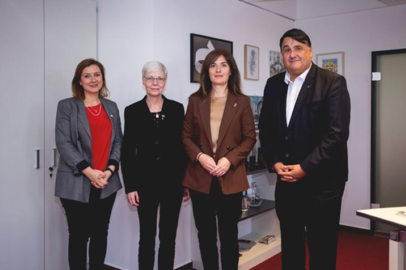 On potential cooperation: Elena Resch, Kornelia Freitag, Iryna Shum und Martin Paul (von links) On potential cooperation: Elena Resch, Kornelia Freitag, Iryna Shum und Martin Paul (von links)